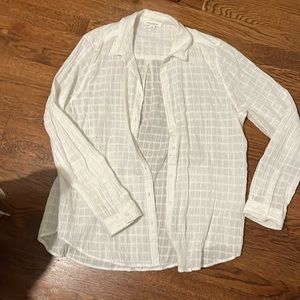 Women’s white checkered seersucker blouse. Size large. Never worn.